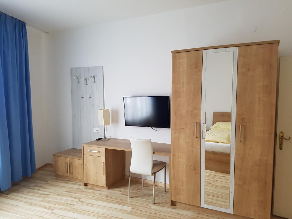Hotel Lenau Stockerau Dış mekan fotoğraf